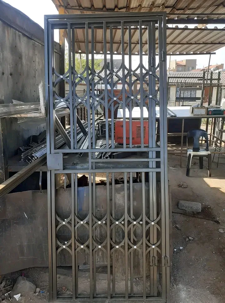 Custom steel gates and aluminum work